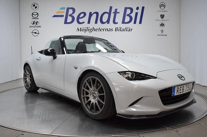 Ceramic white Begagnad 2019 Mazda MX5 Cab | 329 500 kr (Dyr) - Bild 1/3