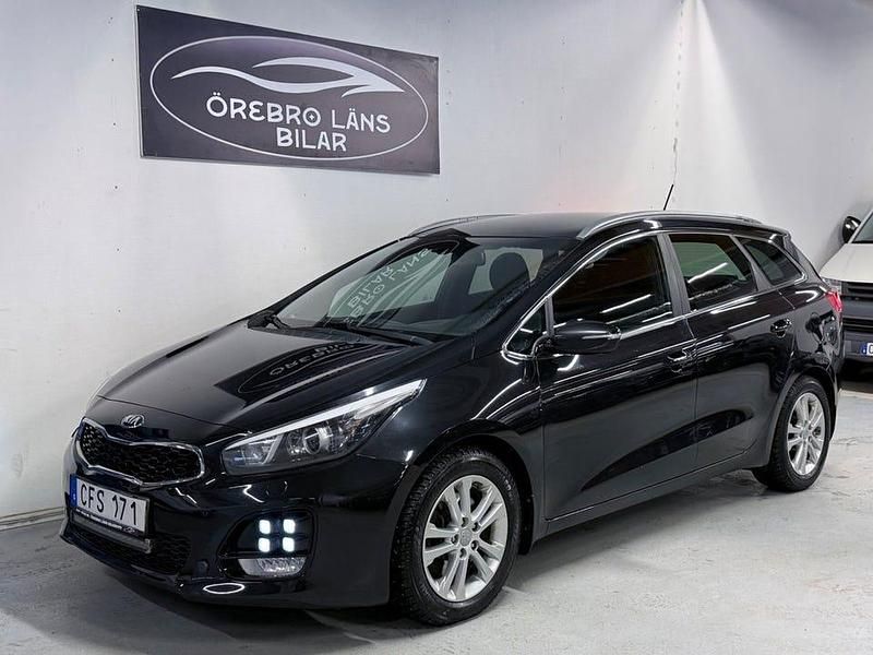 Svart Begagnad 2016 Kia Ceed Halvkombi | 129 900 kr (Marknadspris) - Bild 1/4