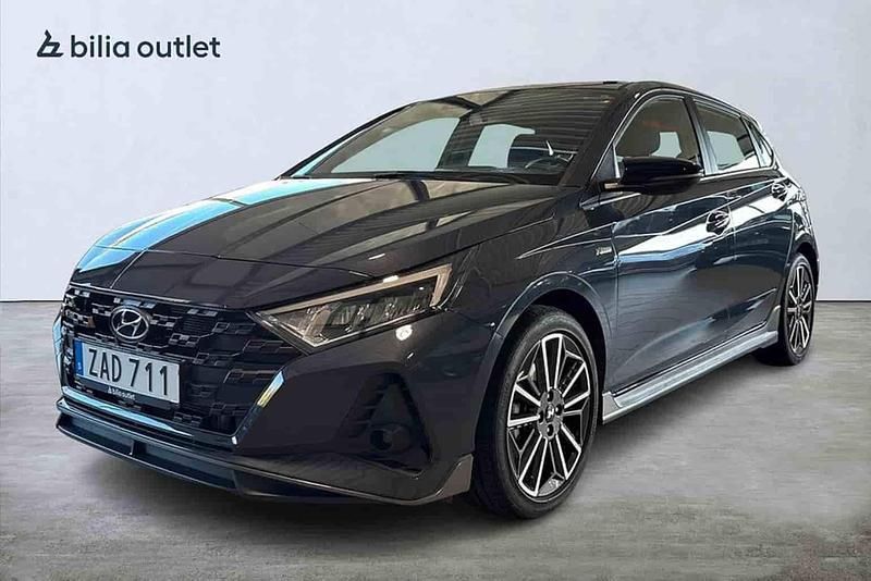 Grå Begagnad 2023 Hyundai i20 Halvkombi | 229 900 kr - Bild 1/1