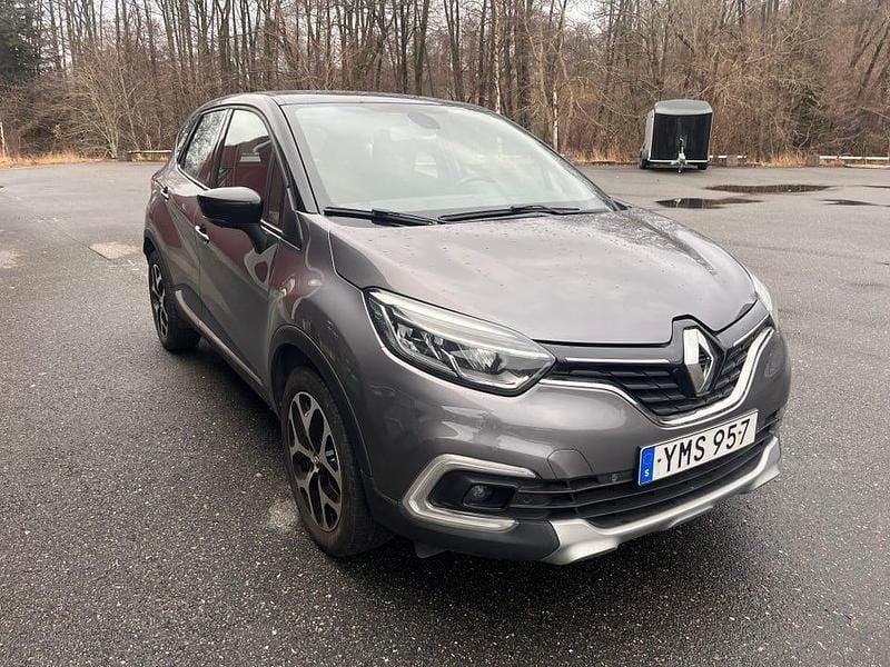 Grå metallic Begagnad 2017 Renault Captur SUV | 95 000 kr (Bra pris) - Bild 1/3