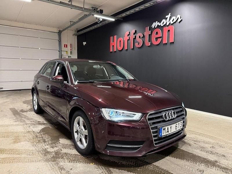 Begagnad Audi A3 Attraction 105 HK (77 kW) 2013 Röd