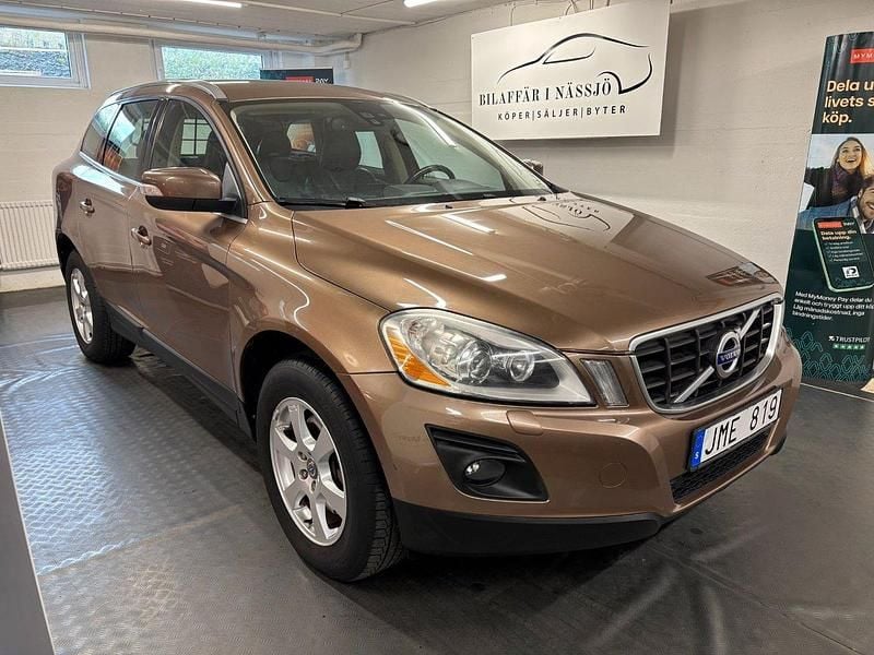 Brun Begagnad 2009 Volvo XC60 Summum SUV | 83 899 kr (Dyr) - Bild 1/4