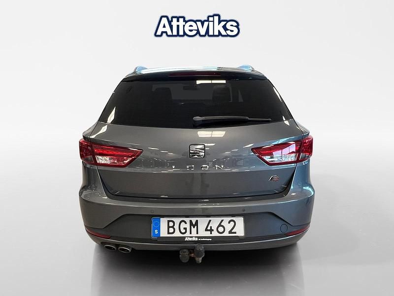 Begagnad Seat Leon ST FR 151 HK (111 kW) 2014 Grå Kombi