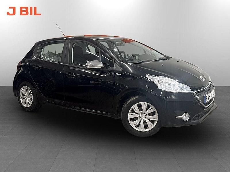 Svart Begagnad 2013 Peugeot 208 Halvkombi | 59 900 kr (Marknadspris) - Bild 1/4