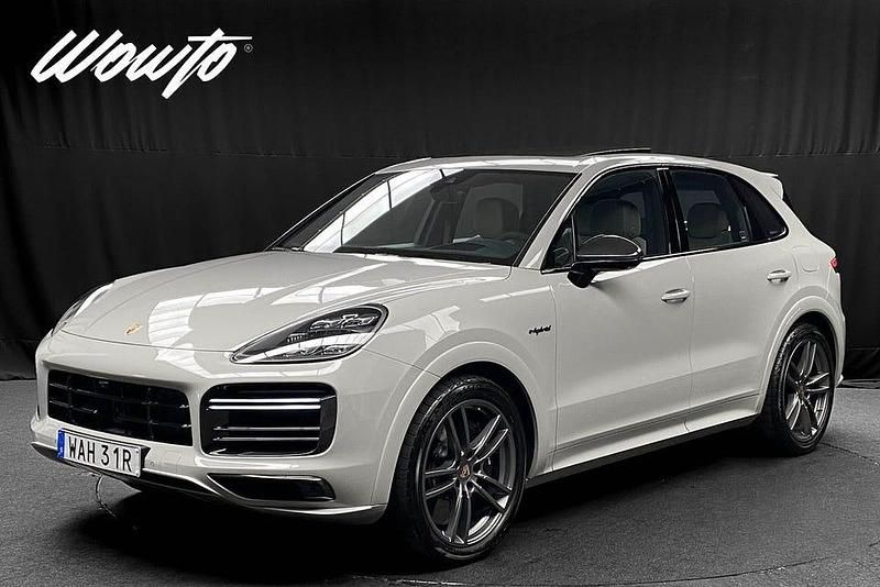 Crayon Begagnad 2023 Porsche Cayenne Turbo S SUV | 1 249 800 kr - Bild 1/3