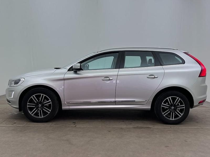 Begagnad Volvo XC60 Standard 190 HK (139 kW) 2017 Silver SUV