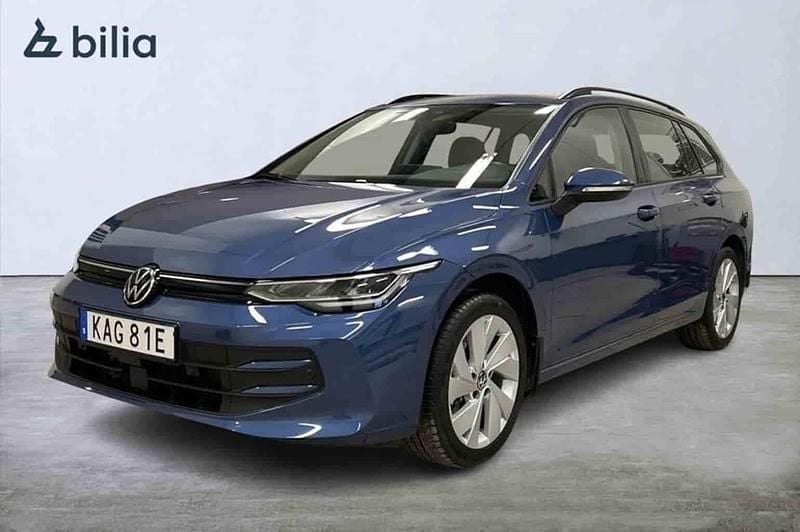 Begagnad VW Golf VIII 2024 Blå Kombi