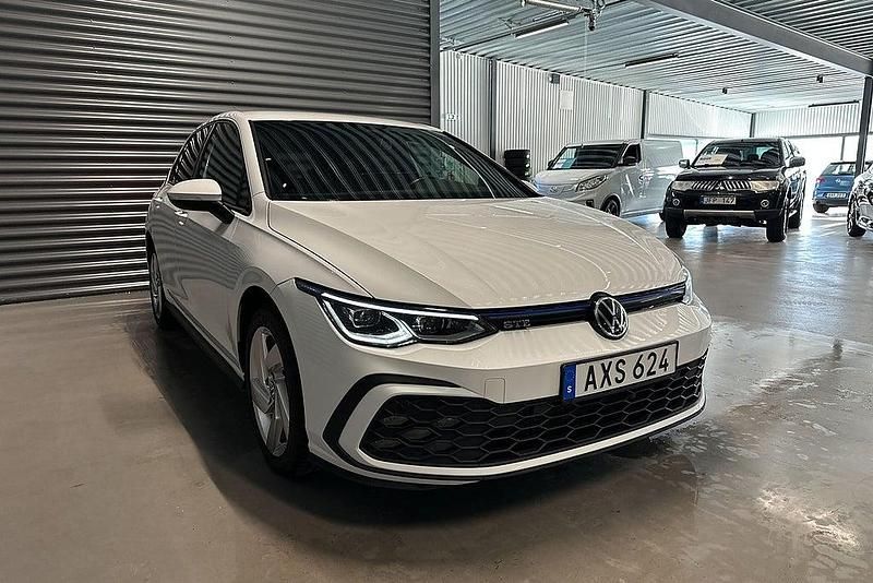 Begagnad VW Golf VII GTE 2021 Vit Halvkombi