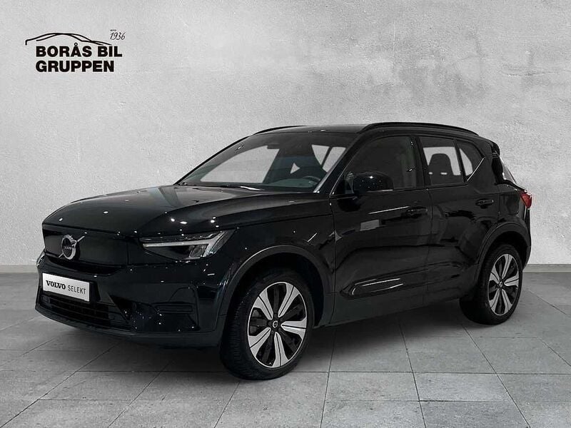 Svart Begagnad 2023 Volvo XC40 Core SUV | 359 000 kr - Bild 1/2