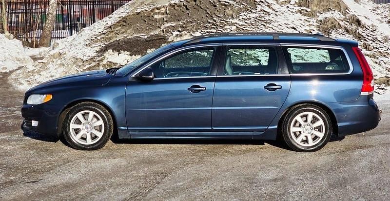 Begagnad Volvo V70 Momentum 116 HK (85 kW) 2014 Blå Kombi