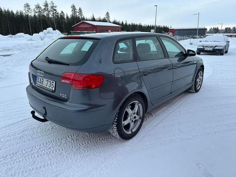 Begagnad Audi A3 Comfort 200 HK (147 kW) 2006 Grå Halvkombi