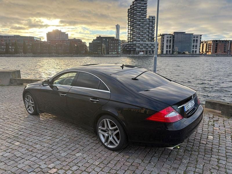 Begagnad Mercedes CLS320 225 HK (165 kW) 2008 Svart Sportkupé