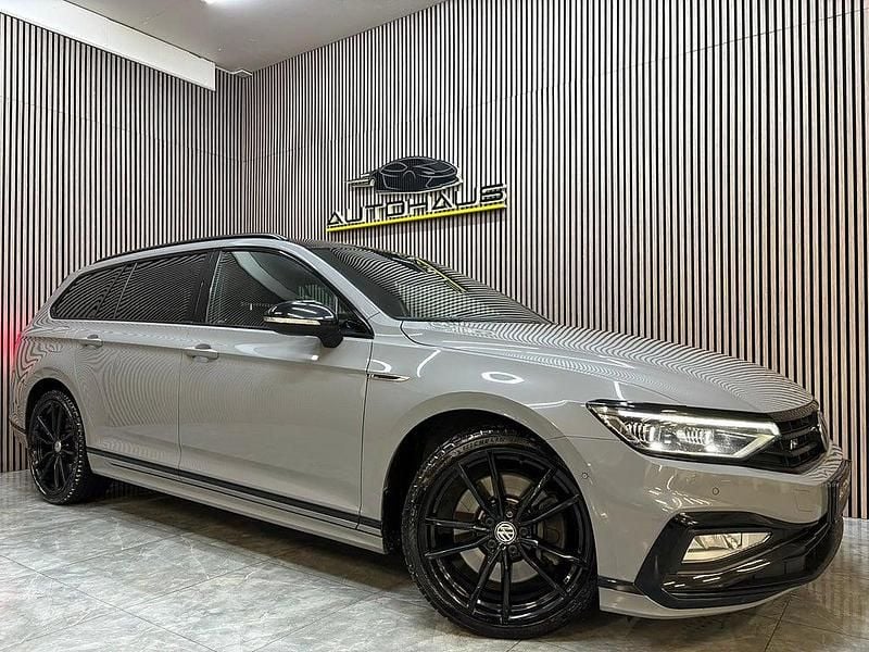 Grå Begagnad 2019 VW Passat R-line Edition Kombi | 349 900 kr - Bild 1/4