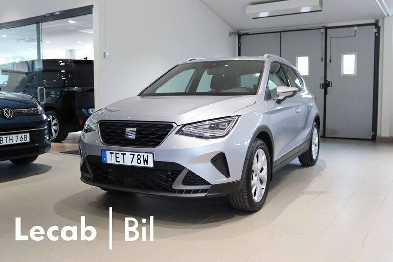 Silver (urban silver metallic) Begagnad 2024 Seat Arona FR SUV | 227 500 kr (Marknadspris) - Bild 1/4
