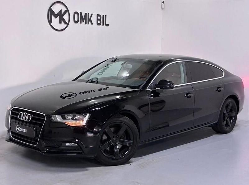 Svart Begagnad 2012 Audi A5 Sportback Comfort Halvkombi | 104 900 kr (Marknadspris) - Bild 1/4