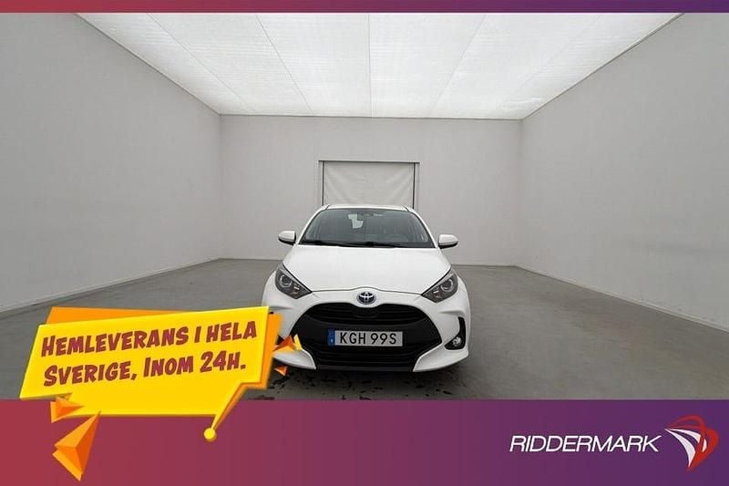 Begagnad Toyota Yaris Hybrid Active 116 HK (85 kW) 2021 Vit Halvkombi