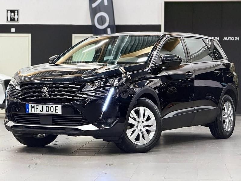 Svart Begagnad 2022 Peugeot 5008 SUV | 264 900 kr (Marknadspris) - Bild 1/4