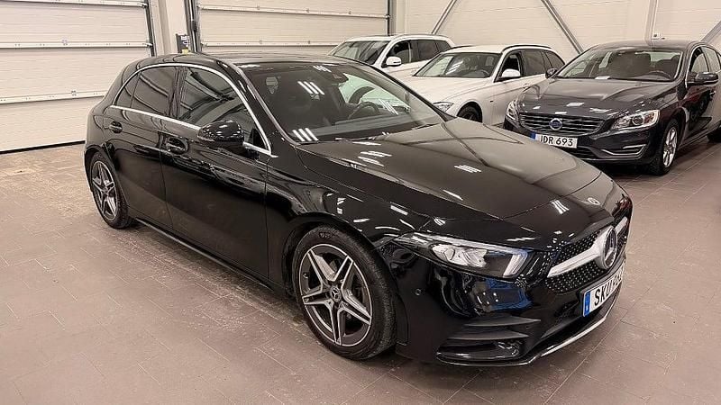 Begagnad Mercedes A200 AMG 163 HK (119 kW) 2021 Svartmetallic Halvkombi