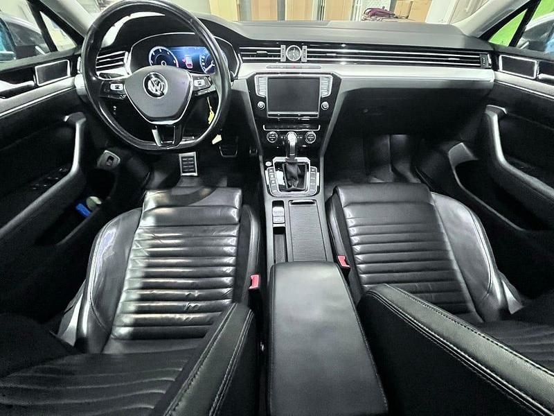 Begagnad VW Passat Alltrack 240 HK (176 kW) 2017 Svart metallic Kombi