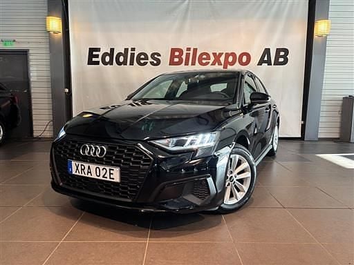 Begagnad Audi A3 Sportback Comfort 150 HK (110 kW) 2022 Svart Halvkombi
