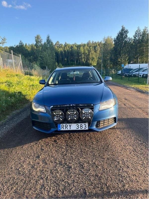 Blå Begagnad 2012 Audi A4 Kombi | 38 000 kr (Superpris) - Bild 1/4