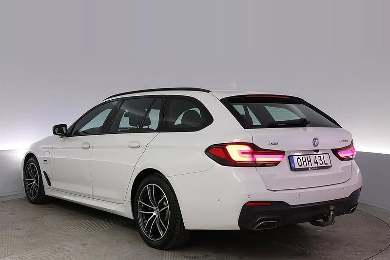 Begagnad BMW 530e M Sport 215 HK (158 kW) 2022 Vit Kombi