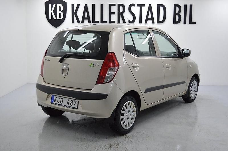 Begagnad Hyundai i10 67 HK (49 kW) 2009 Silver Halvkombi