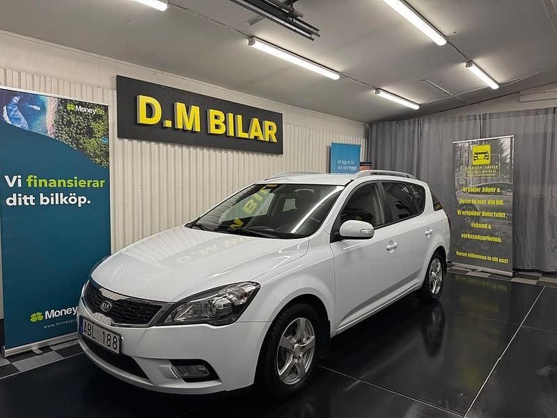 Vit Begagnad 2011 Kia Ceed Sportswagon Kombi | 49 900 kr (Marknadspris) - Bild 1/4