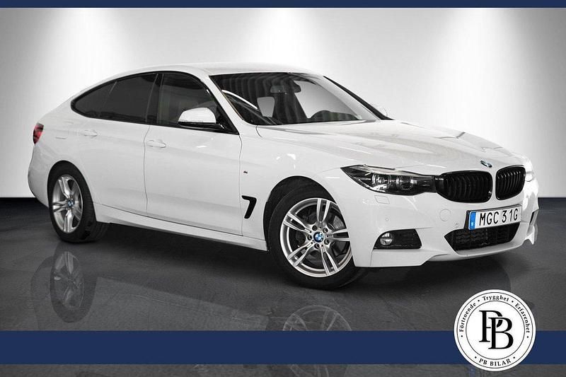 Vit Begagnad 2019 BMW 320 Gran Turismo M Sport Halvkombi | 224 900 kr (Lite dyr) - Bild 1/3