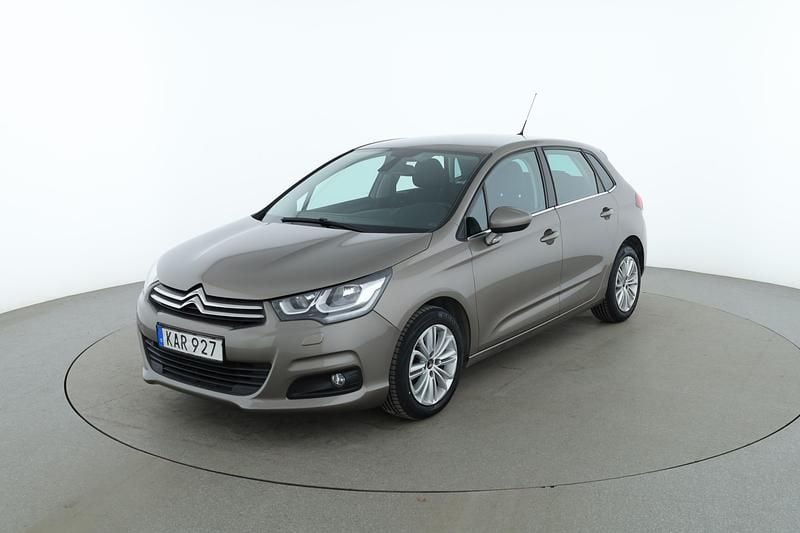 Grå Begagnad 2015 Citroën C4 Halvkombi | 111 000 kr (Marknadspris) - Bild 1/4