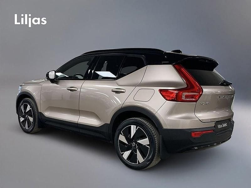 Begagnad Volvo XC40 Plus 188 kW (256 HK) 2023 Grå SUV