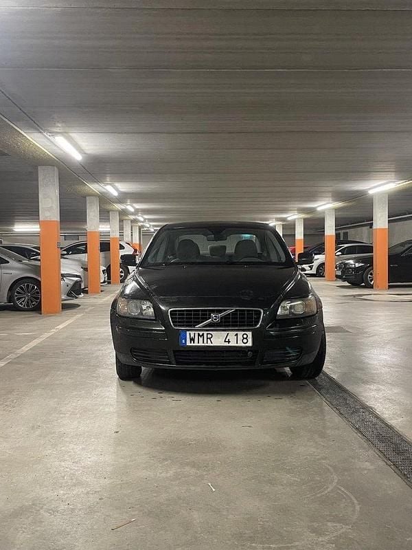 Grön Begagnad 2005 Volvo S40 Sedan | 24 500 kr (Bra pris) - Bild 1/4