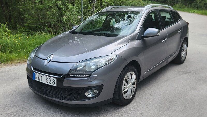 Grå Begagnad 2012 Renault Mégane GrandTour Kombi | 29 900 kr (Marknadspris) - Bild 1/4