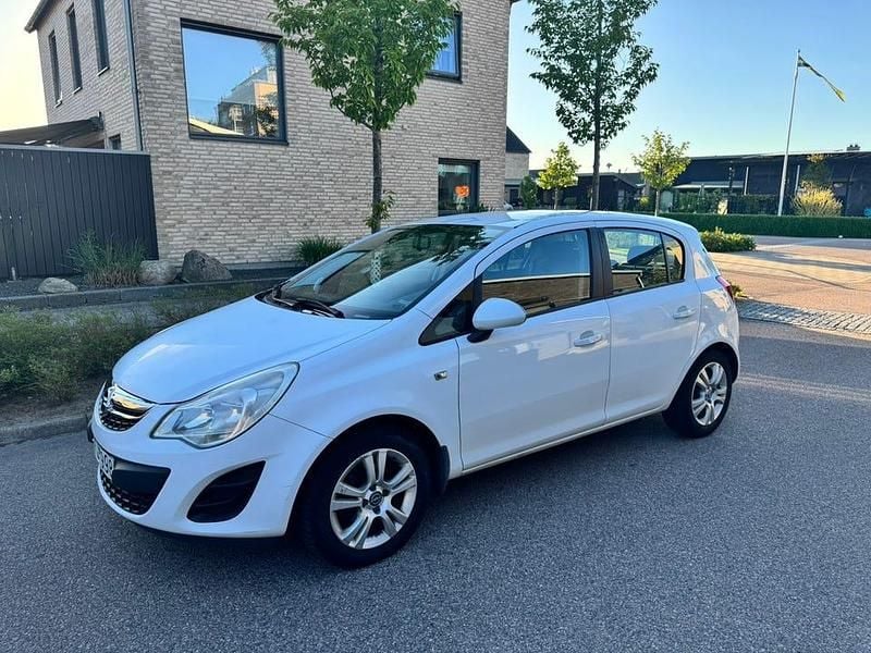 Begagnad 2012 Opel Corsa Halvkombi | 64 900 kr (Lite dyr) - Bild 1/4