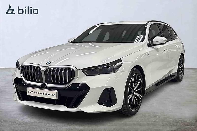 Vit Begagnad 2025 BMW 520 Kombi | 619 900 kr - Bild 1/1