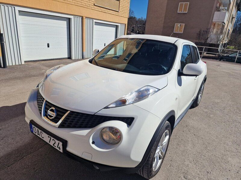 Vit Begagnad 2012 Nissan Juke Tekna SUV | 94 499 kr (Marknadspris) - Bild 1/4
