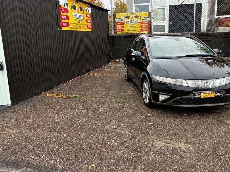 Begagnad Honda Civic Sport 140 HK (102 kW) 2007 Svart Halvkombi