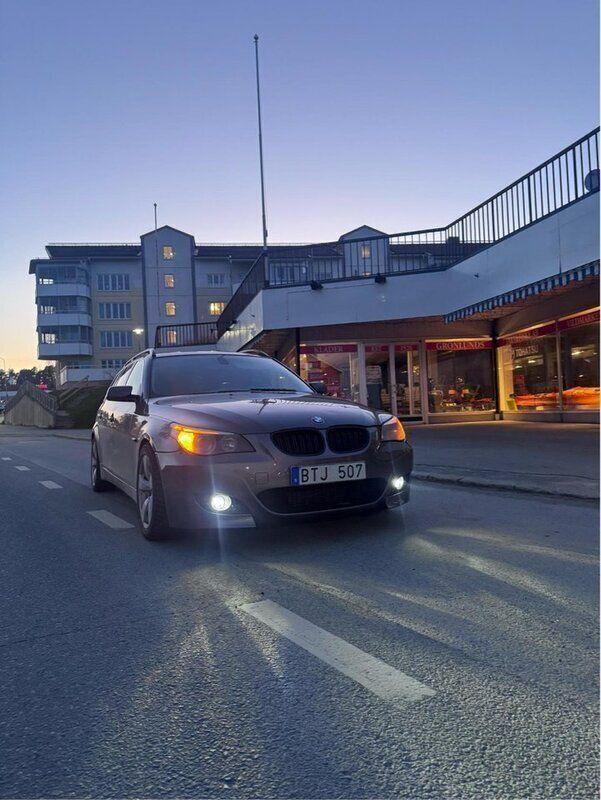 Brun Begagnad 2006 BMW 530 M Sport Kombi | 52 000 kr (Dyr) - Bild 1/4