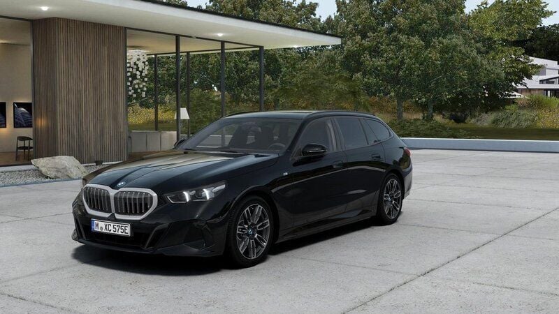 Svart Ny 2024 BMW 530e M Sport Kombi | 695 200 kr (Superpris) - Bild 1/4