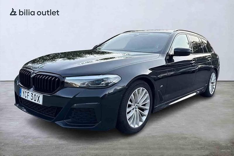 Svart Begagnad 2022 BMW 520 Kombi | 369 900 kr (Lite dyr) - Bild 1/1