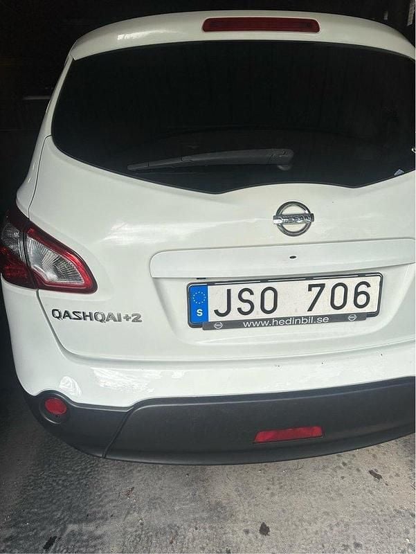 Vit Begagnad 2011 Nissan Qashqai +2 SUV | 79 000 kr (Marknadspris) - Bild 1/4