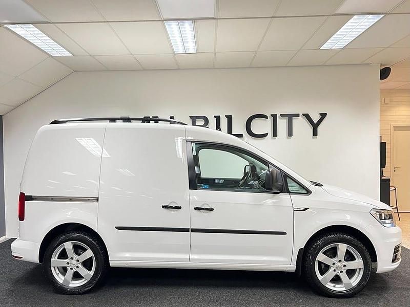 Begagnad VW Caddy 102 HK (75 kW) 2020 Vit Minibuss