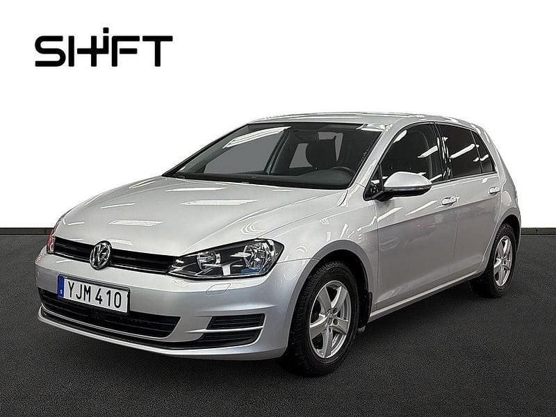 Silver Begagnad 2016 VW Golf VII Halvkombi | 139 900 kr (Marknadspris) - Bild 1/4
