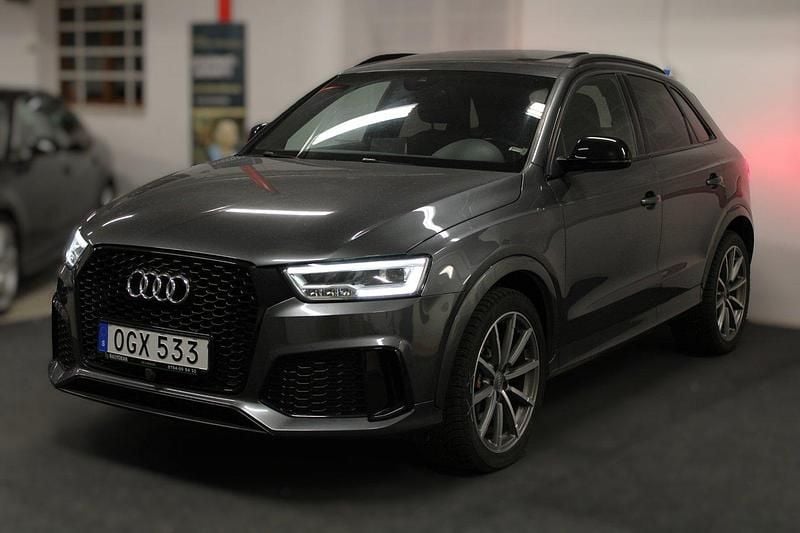 Begagnad Audi RS Q3 Performance 368 HK (270 kW) 2016 Grå SUV