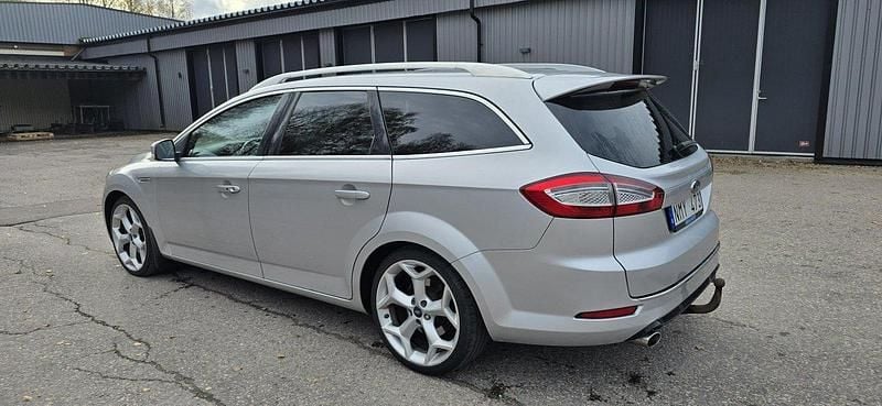 Grå Begagnad 2011 Ford Mondeo Titanium Kombi | 39 900 kr (Superpris) - Bild 1/4