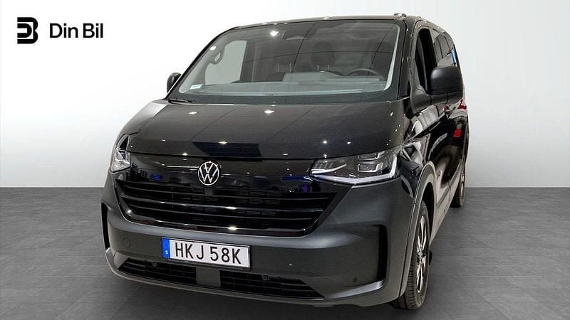 Svart (midnight black metallic) Ny 2025 VW T6.1 Van | 669 875 kr (Dyr) - Bild 1/4