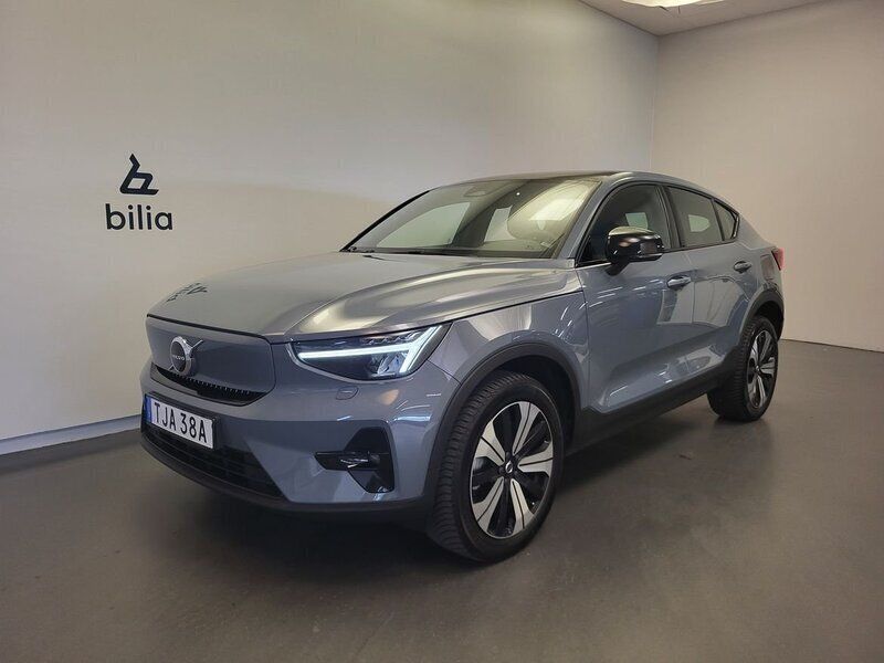 Grå Begagnad 2023 Volvo EC40 Plus SUV | 358 500 kr (Superpris) - Bild 1/3