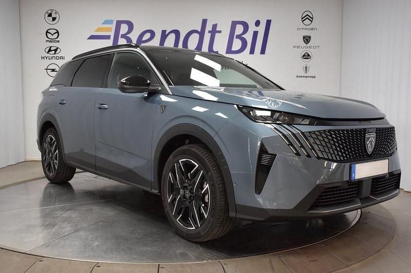 Begagnad Peugeot 5008 Ultimate 146 HK (107 kW) 2025 Ingaro blå SUV