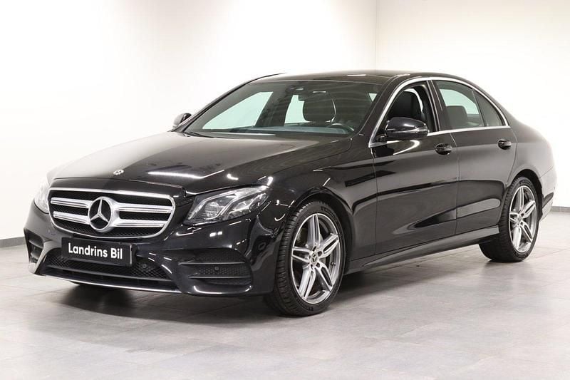 Svart Begagnad 2018 Mercedes E220 AMG line Sedan | 349 000 kr (Marknadspris) - Bild 1/4