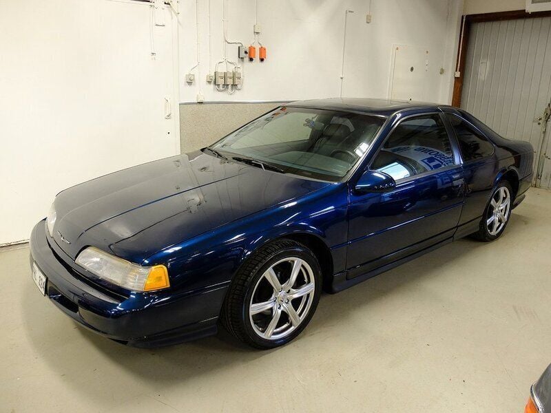 Mörkblå Begagnad 1990 Ford Thunderbird | 99 000 kr - Bild 1/4